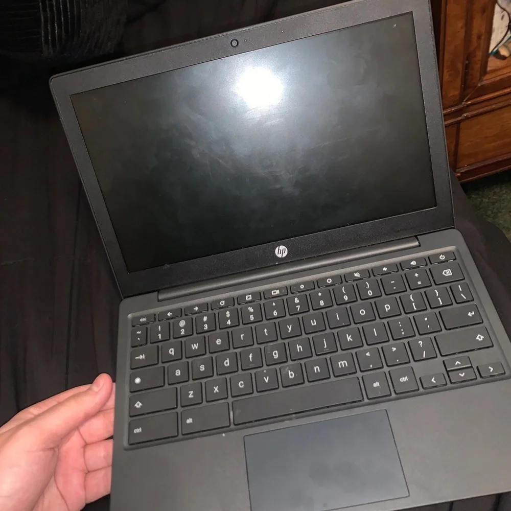 Cracked screen chrome book HP